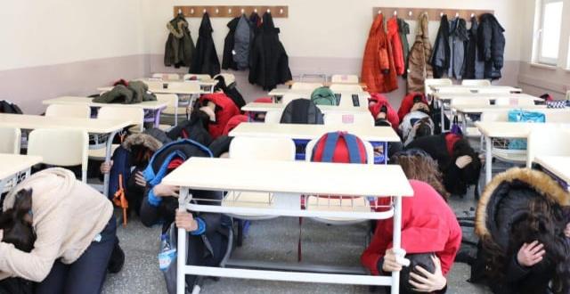 Türkiye genelindeki bütün okullarda deprem tatbikatı yapıldı