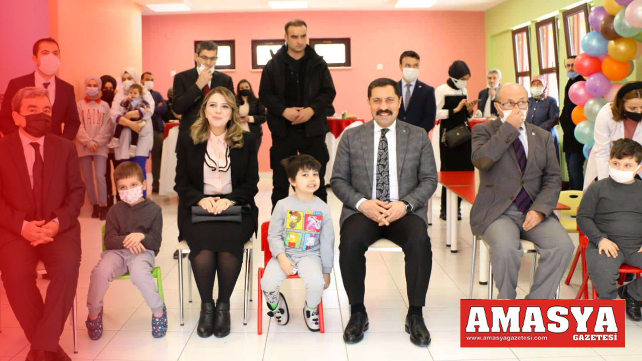 Down sendrom farkındalık günü kapsamında Şehit Selçuk Özarı özel eğitim anaokulunca program düzenlendi