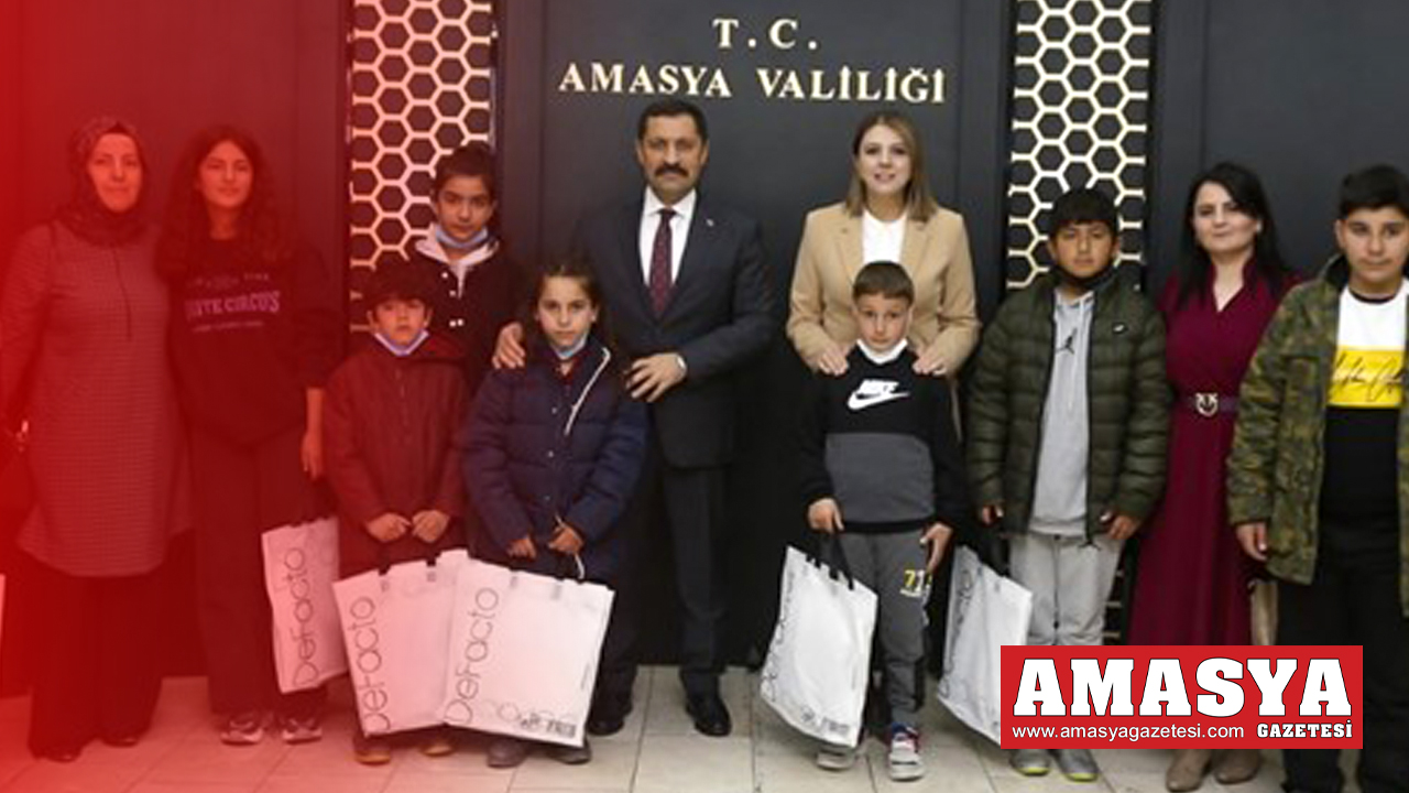Vali Mustafa Masatlı ve Eşi valilikte öksüz ve yetim çocukları ağırladı