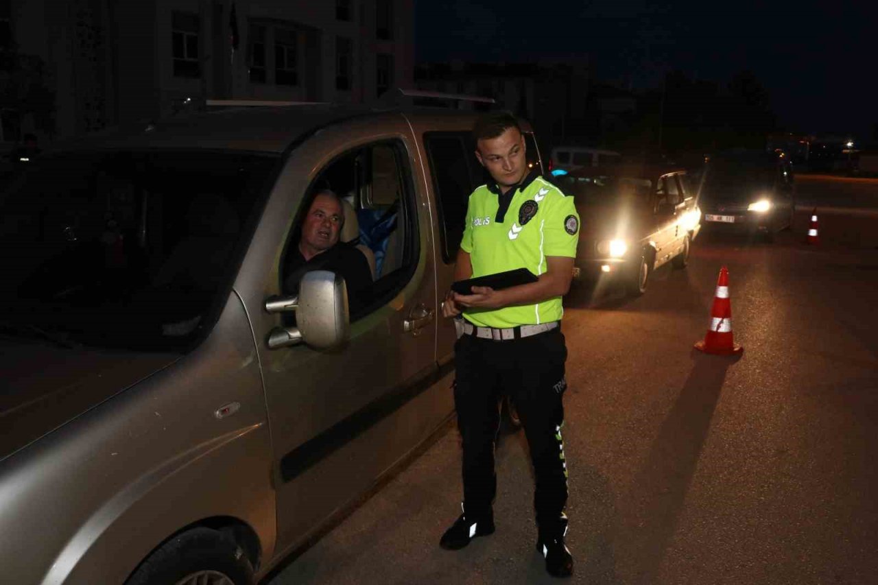 Trafik Denetimi: Taşova’da Sıkı Kontroller ve Cezalar