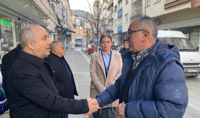 Amasya Belediye Başkanı Bayram Çelik, Anıt Meydanı’ndaki Esnafı Ziyaret Ederek 31 Mart 2024 Yerel Seçim Çalışmalarına Devam Etti