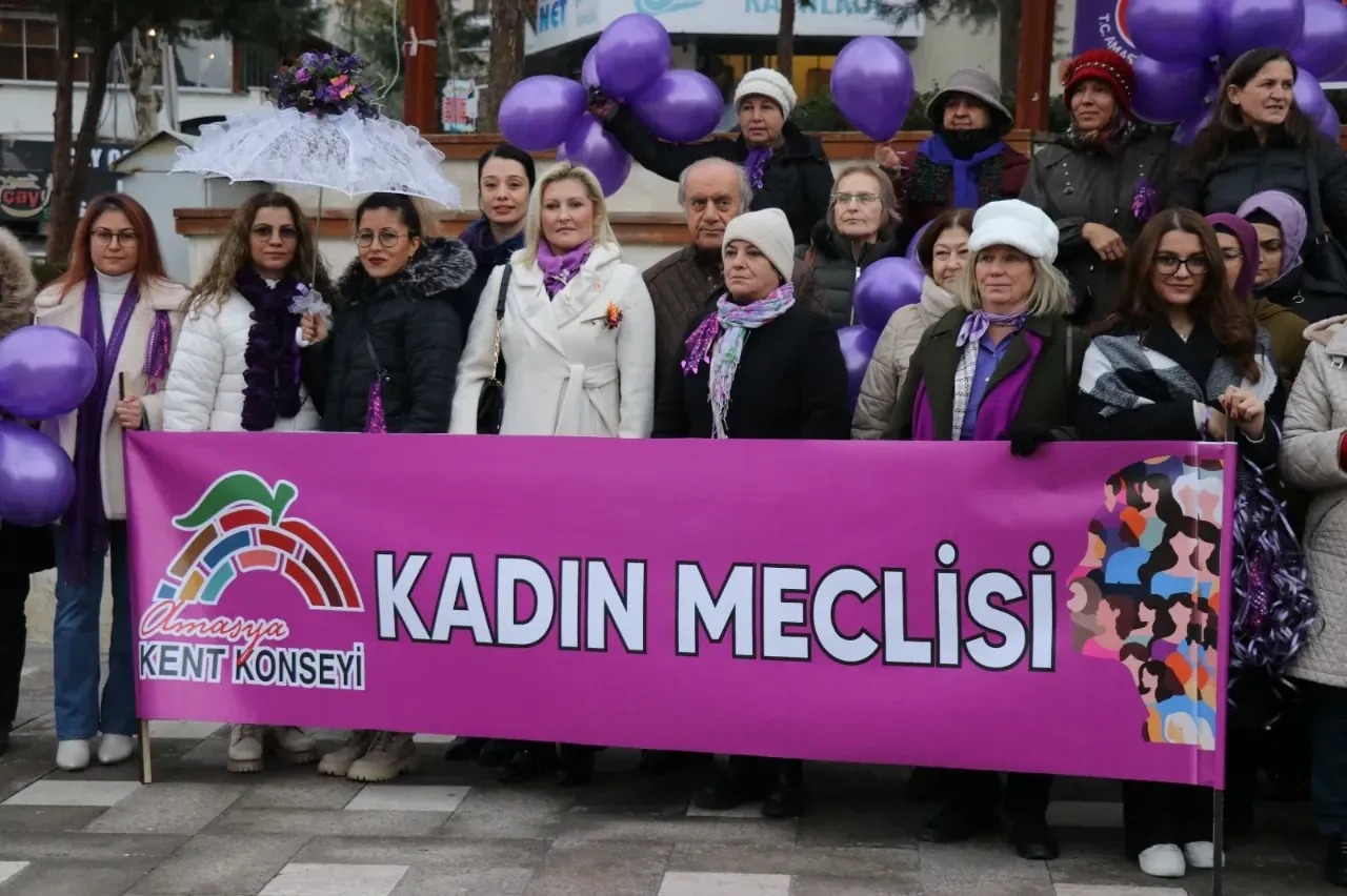 Amasya’da “Mor” Protesto: Kadına Yönelik Şiddete Hayır!