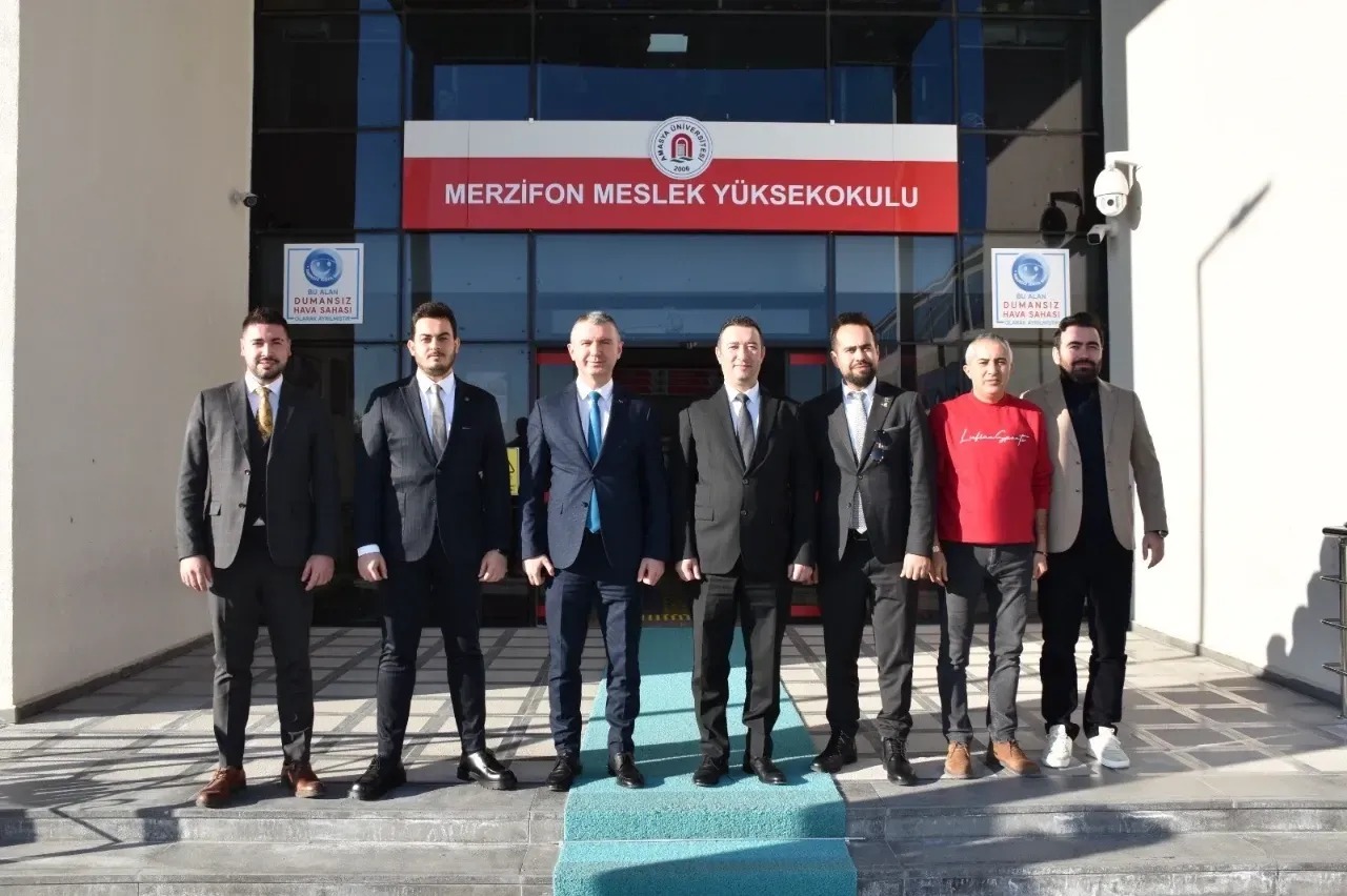 Amasya’nın Merzifon ilçesinde düzenlenen bir etkinlikte, öğrenciler havacılık sektörü hakkındaki bilgilerini yarıştı.