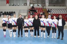 Amasya’da Kadın Avukatlar Voleybol Sahasında Mücadele Etti