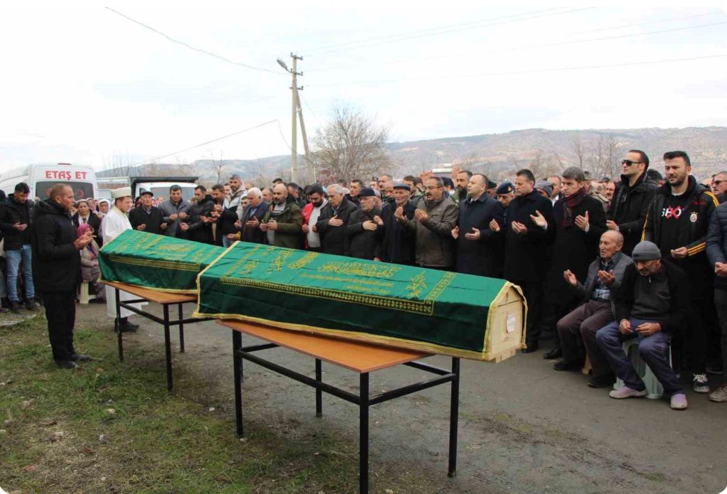 Amasya’da Göçük Altında Hayatını Kaybeden 2 Kişi Son Yolculuğuna Uğurlandı