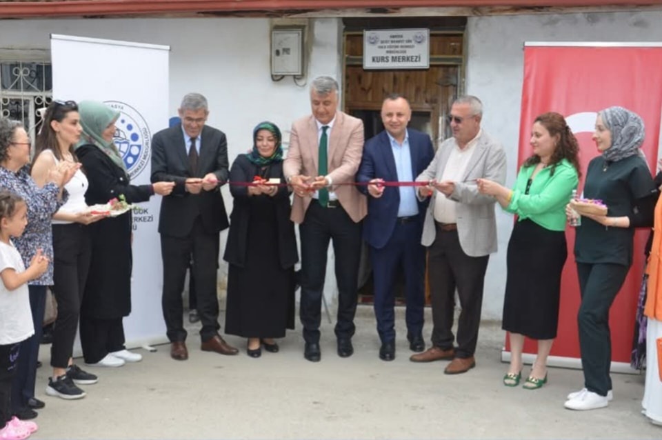 “Geçmişten Günümüze El Nakışları” Sergisi Ziyaretçileriyle Buluştu