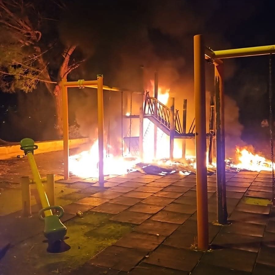 Çocuk Parkını Kundakladılar, Suç Kayıtları Dudak Uçuklattı!