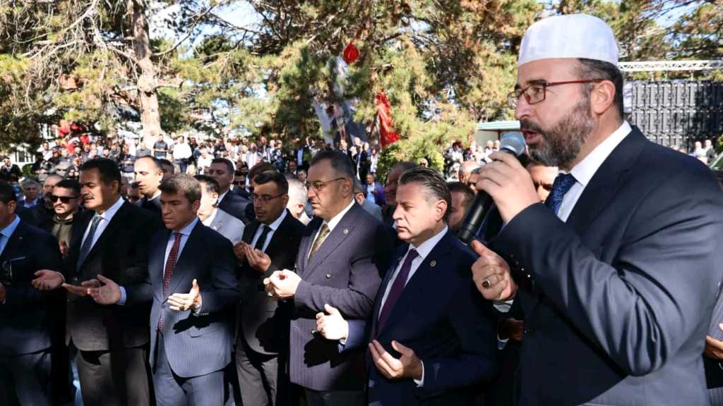 ÖZARSLAN ŞEKER FABRİKASI BİR BEREKET KAPISIDIR